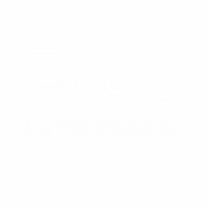 FOSSENTREPRENØR logo på en lys bakgrunn, tydelig fokus på entreprenørvirksomhet og bygg.